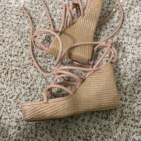 NWOT Antonio Melani wrap around the ankle, nude strappy wedges - size 8.5 - Picture 6 of 7